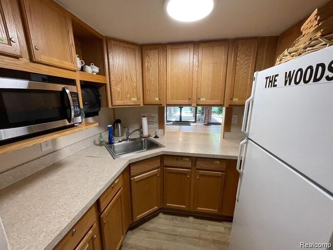 Building Photo - 18453 University Park Dr