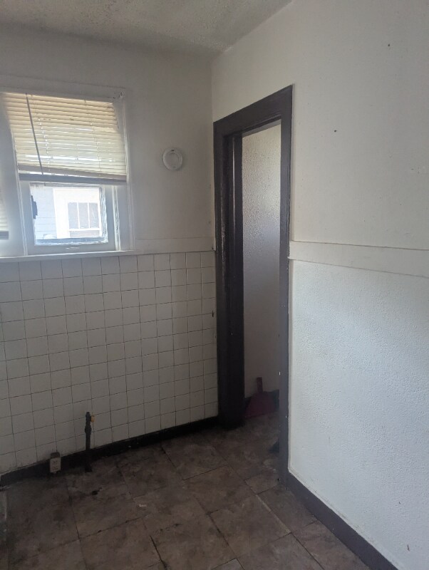 Building Photo - 2909 W Wyoming St