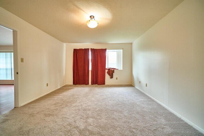 Building Photo - 17006 Summer Dawn Pl