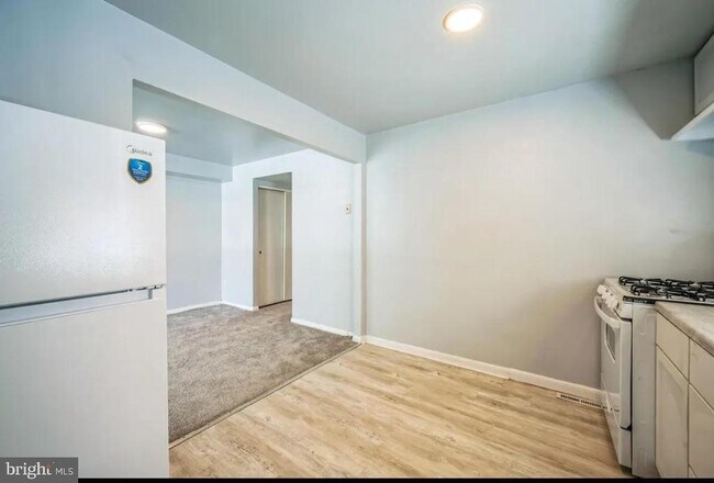 Building Photo - 2619 Tremont St
