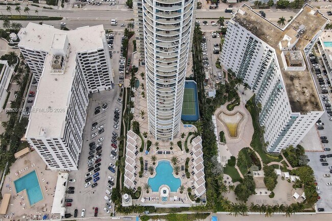 Building Photo - 3101 S Ocean Dr