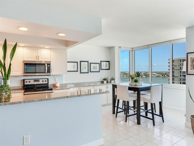 Building Photo - 660 Island Way