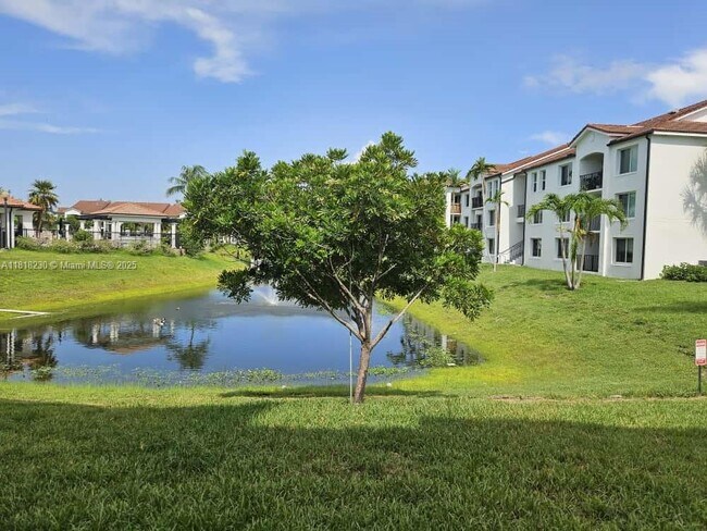 Building Photo - 207 Villa Cir