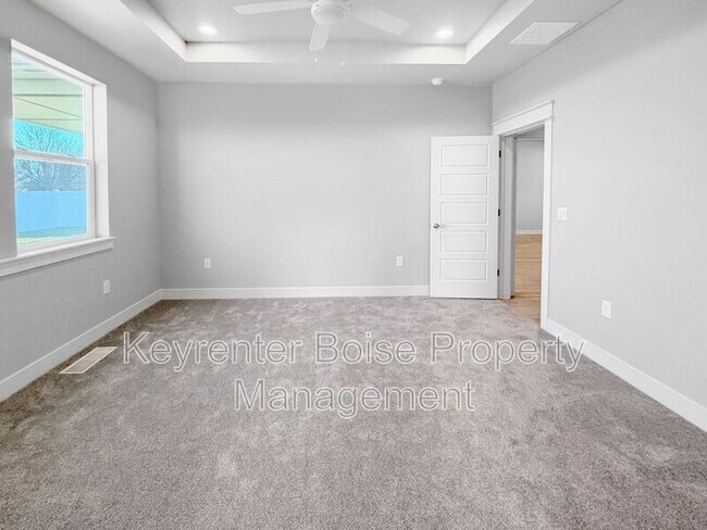 Building Photo - 74 S Ravine Way