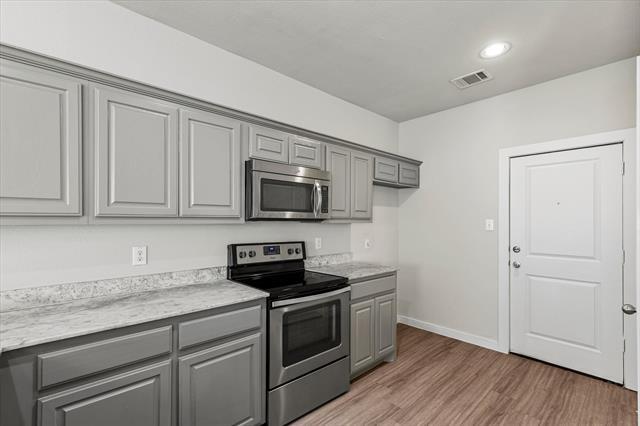 Building Photo - 9930 Ironhorse Dr