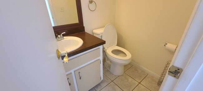 Building Photo - 2114 NE 38th St