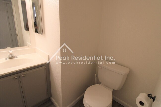 Building Photo - 2641 Decker Way