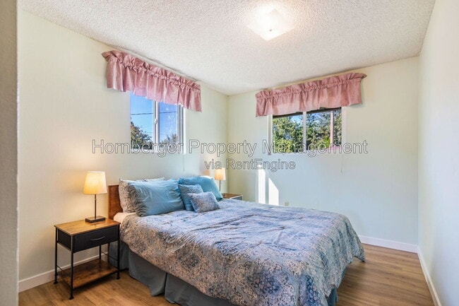 Building Photo - 219 N Mitchell Dr