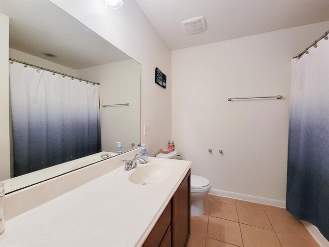 Building Photo - 5046 Longlane Dr