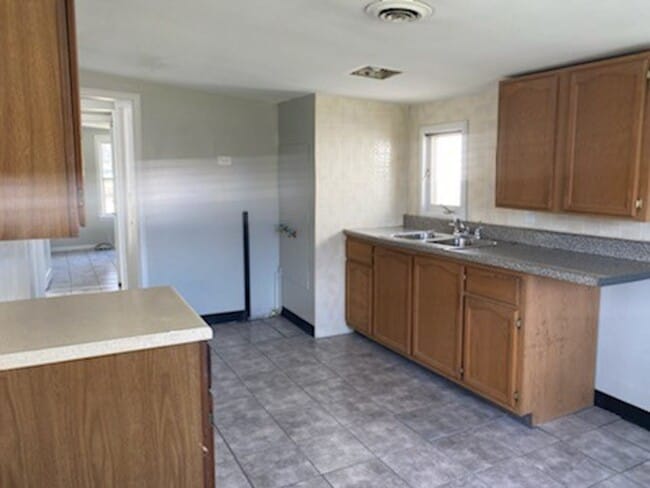 Building Photo - Updated 2BR Plain Local Ranch for Rent