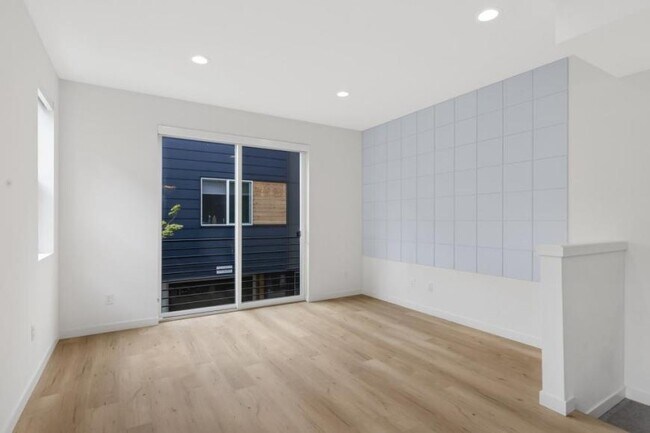 Building Photo - 2 bedroom in Seattle WA 98125