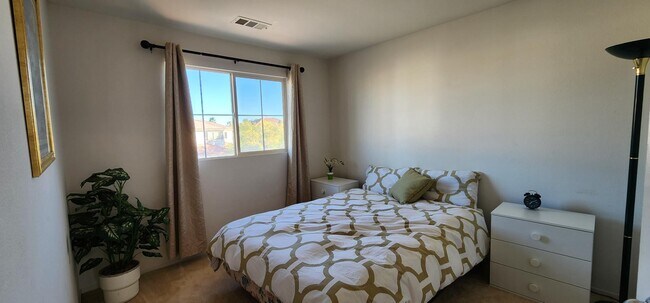 Building Photo - 1687 E Balsam Mist Ave