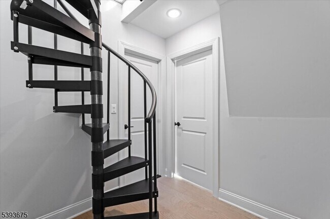 Building Photo - 617 Ripley Pl