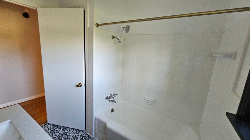 Bathroom - 2901 Lee Ave