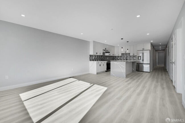 Building Photo - 1642 Taraval St