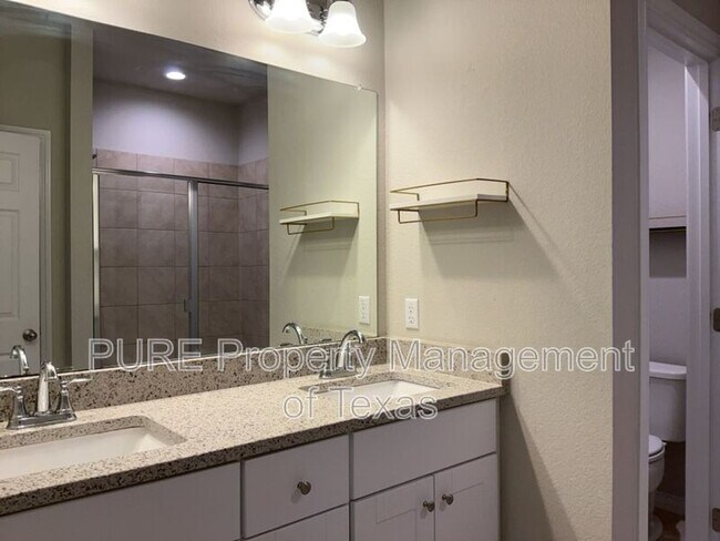 Building Photo - 11708 Coyote Call Way