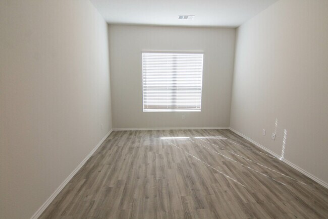 Building Photo - 18614 Queesborough Creek Rd