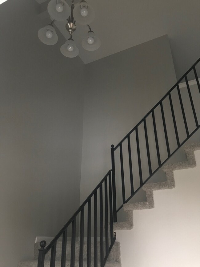 Building Photo - Sharp 2 bedroom, 2 bath upper condo in Nottingham  Cove sub for lease $1700 a month.