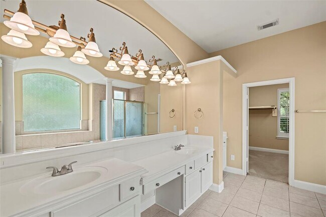 Building Photo - 11812 Sea Shadow Bend