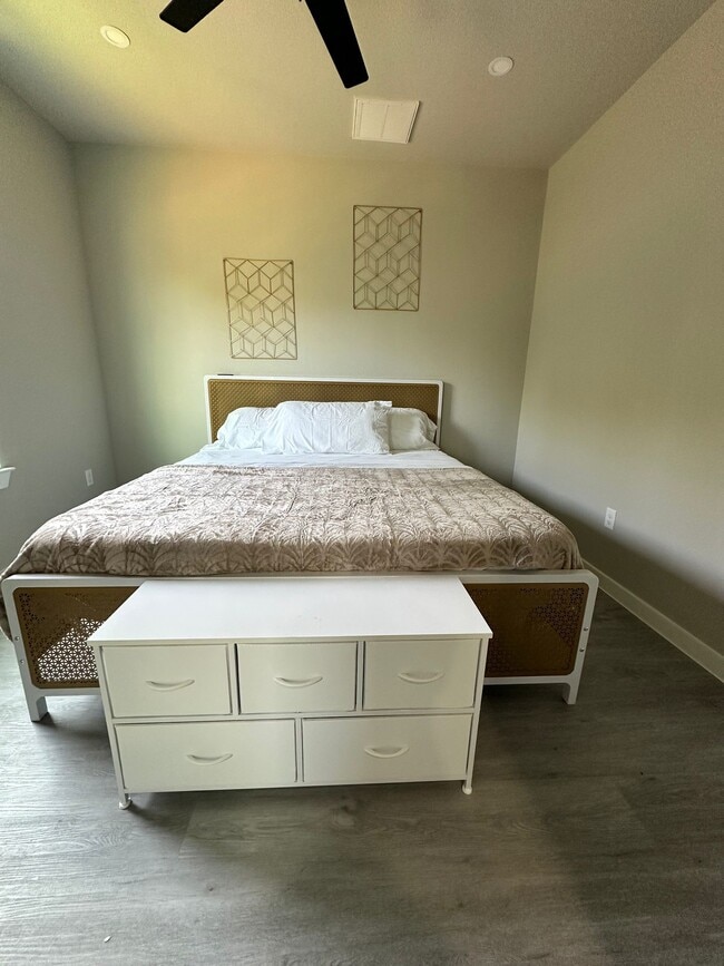 Building Photo - 8159 Tate St