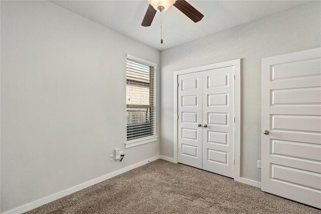 Building Photo - 334 Creekside Curve