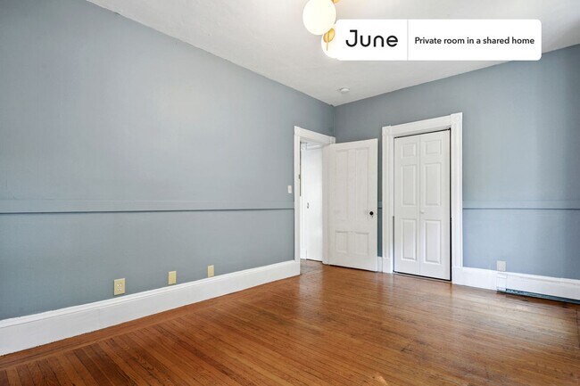 Building Photo - Room in Shared 4 bed/2 bath home in Allston