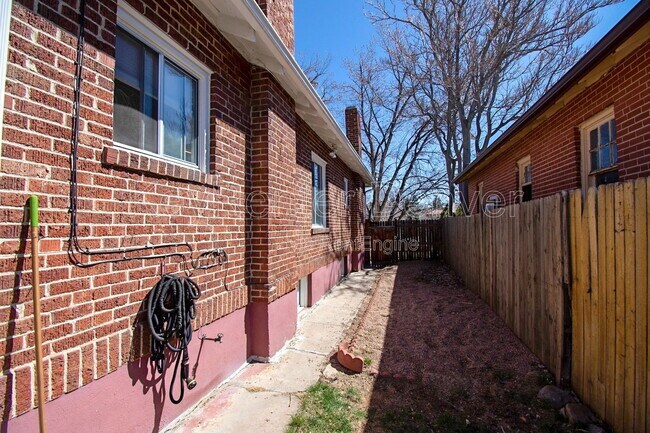 Building Photo - 555 Harrison St