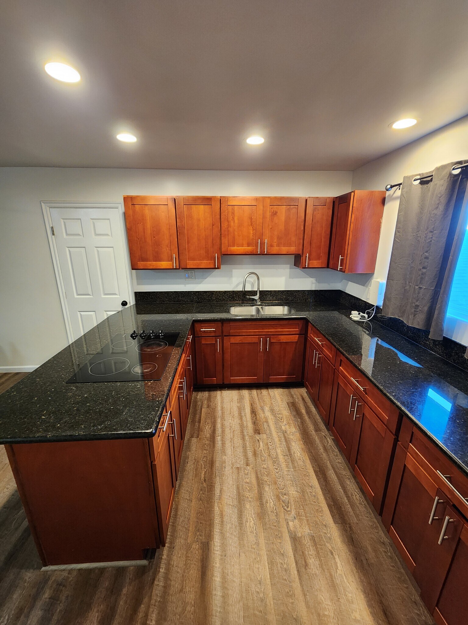Building Photo - 306 Ekoa Pl