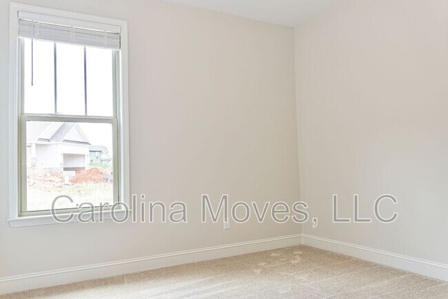 Building Photo - 133 Shumard Ln