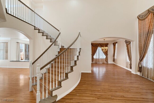 Building Photo - 8594 Lambert Dr