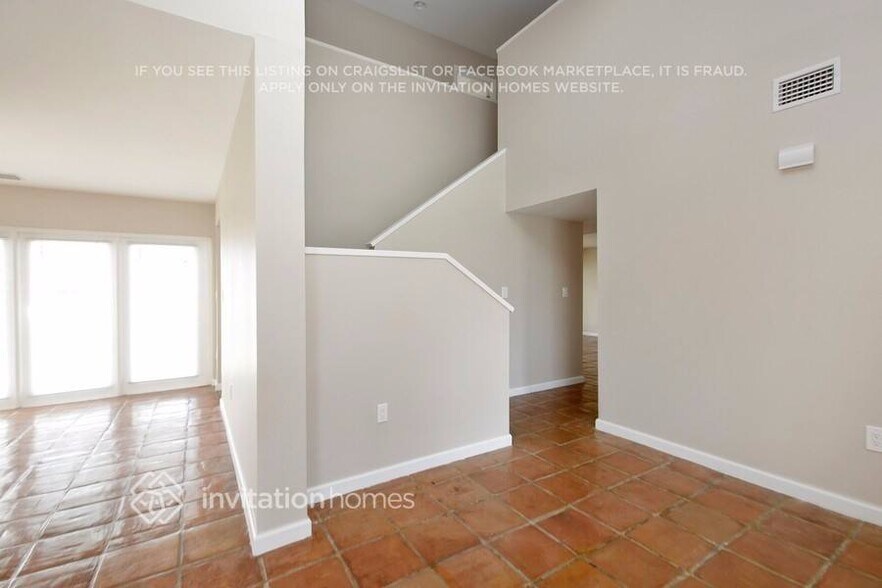 Building Photo - 14616 SW 95th Ln