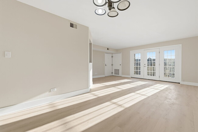 Building Photo - 4180 Williamsburg Ct