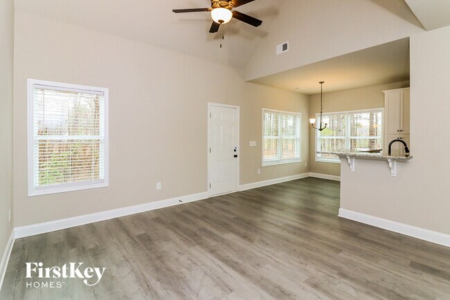 Building Photo - 145 Cranbrooke Dr