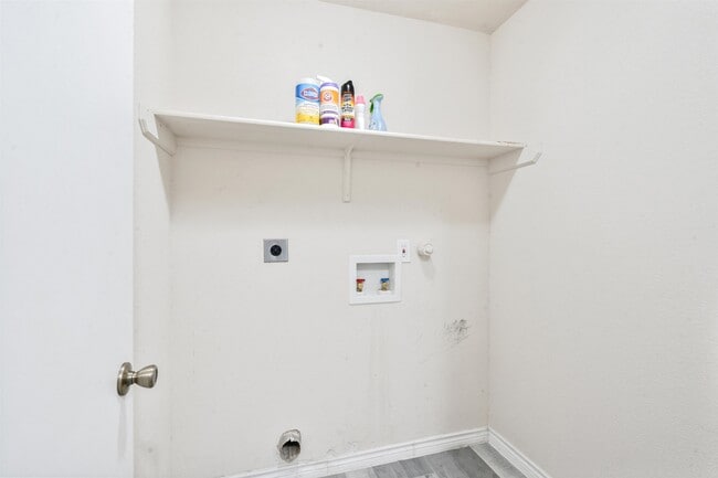 Building Photo - 1011 Tesoro Hills