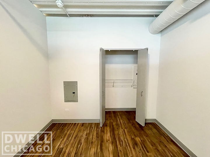 Building Photo - 911 W Dakin St