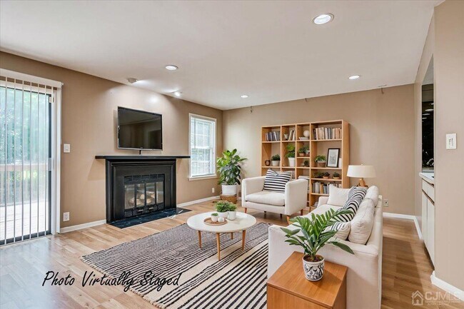 Building Photo - 3902 Springbrook Dr