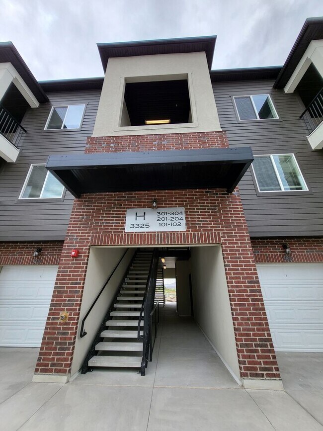 Building Photo - 3325 W 1830 N