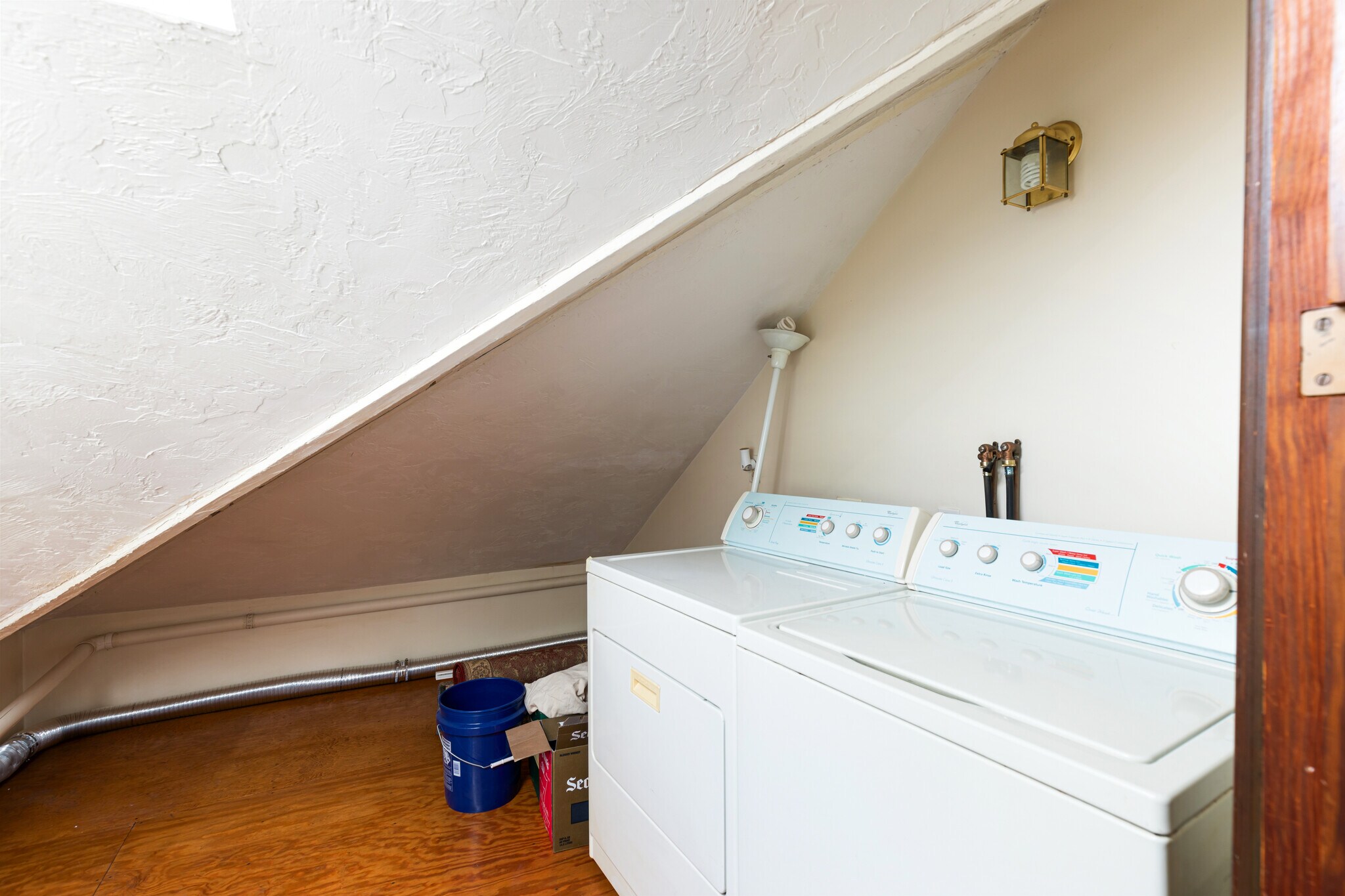 Laundry Room - 72 Dana St