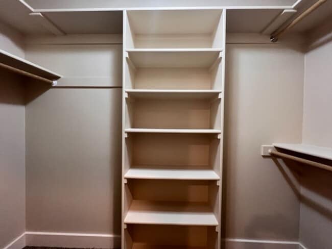 Building Photo - 5774 Parchment~Gorgeous Bristol Heights Home w/ Hardwood & Custom Cabinetry!
