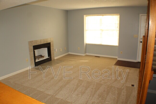 Building Photo - 4968 Silver Bow Dr