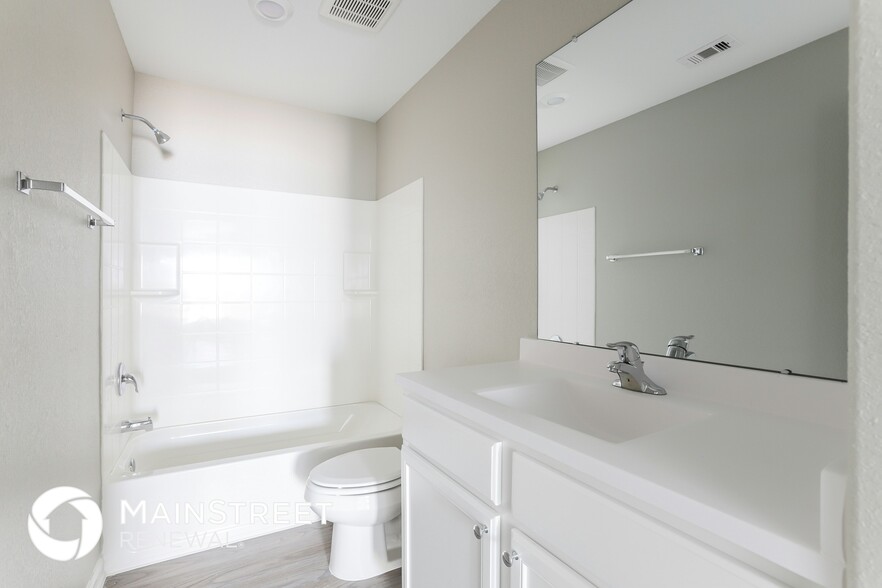 Building Photo - 25233 Dickens Dr