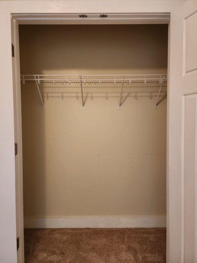 Building Photo - 3 Bedroom home with an upstair bonus room ...
