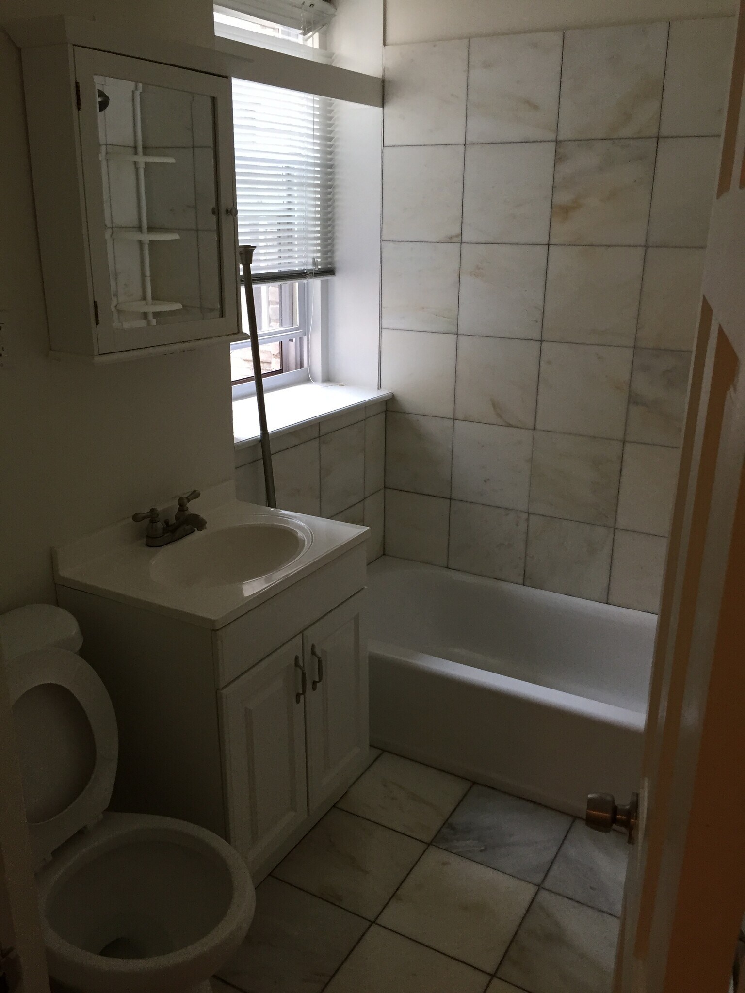 Building Photo - 74 Brainerd Rd