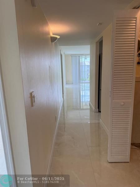 Building Photo - 9420 Poinciana Pl