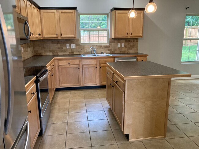 Building Photo - 103 Ashmore Ct