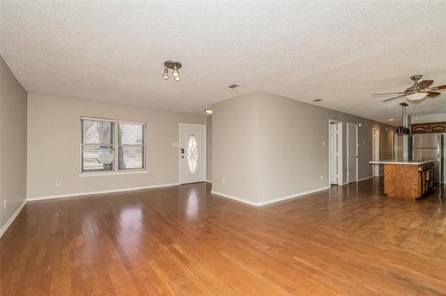 Building Photo - 112 Bluebonnet Dr