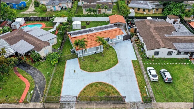 Building Photo - 1230 SW 86th Ct