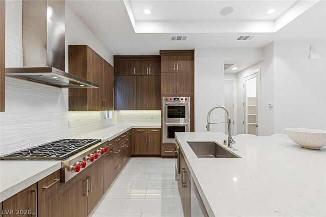 Building Photo - 75 Pristine Glen St
