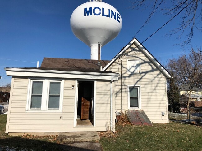 Building Photo - 2 BR/1 BA home