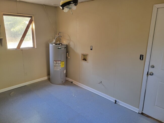 Building Photo - 2423 Wheeless Rd